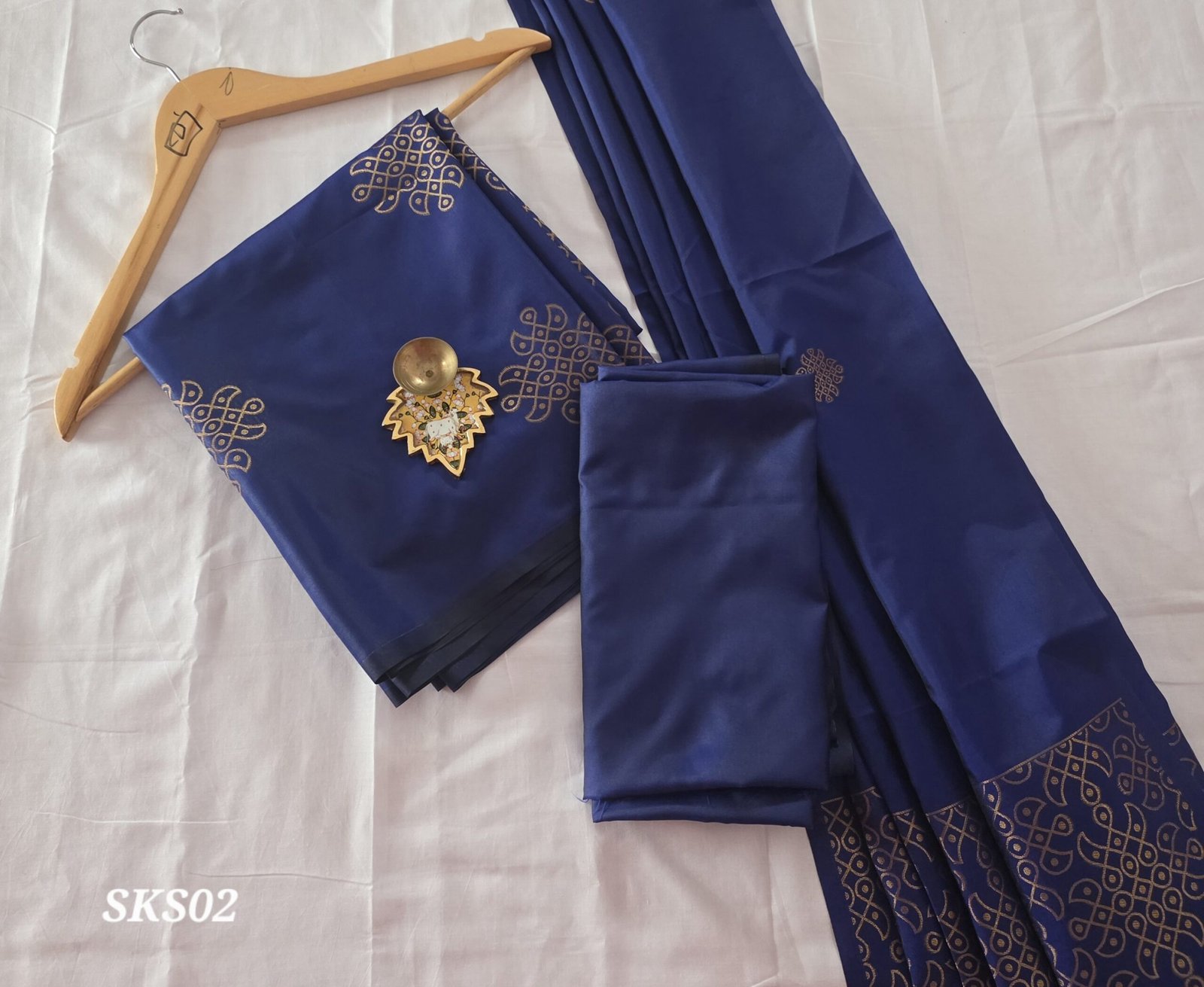 Semi Kanchi Soft Silk - SKS02 - Royal Blue Kolam Motif - Image 2